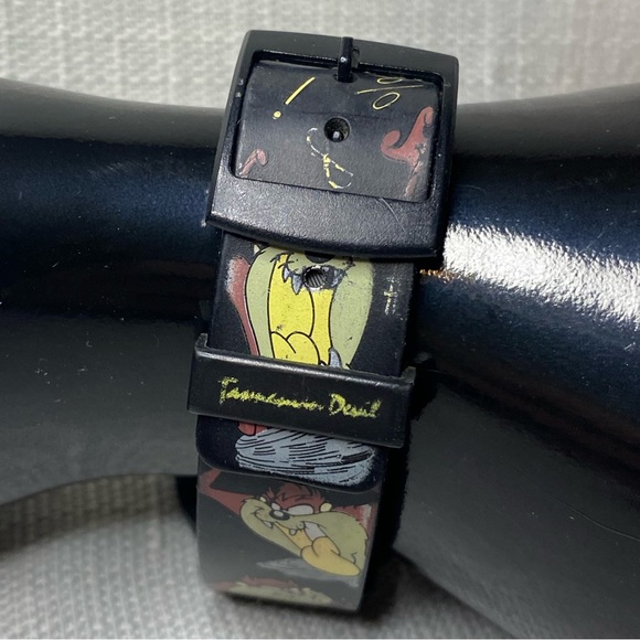 Vintage Looney Tunes Tasmanian Devil 3D Holographic Watch with Original Tin - Picture 4 of 9
